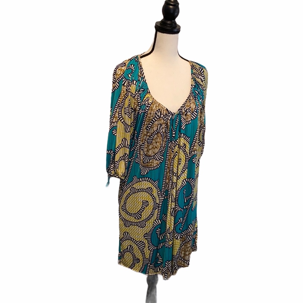 💜💜 Tbags Brightly Colored 3/4 Sleeved Dress Size M